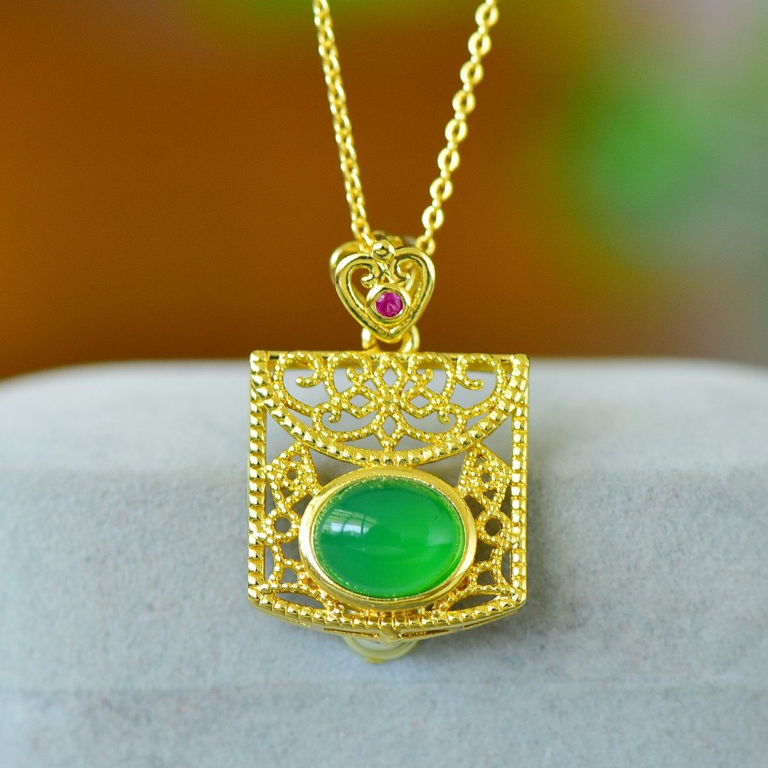 铜镶嵌绿玉髓蛋面配红锆镂空吊坠女时尚沙金项坠仿金首饰不掉色,珠宝/钻石/翡翠,颈饰,淘宝优惠券,粉丝福利购,淘宝优惠卷