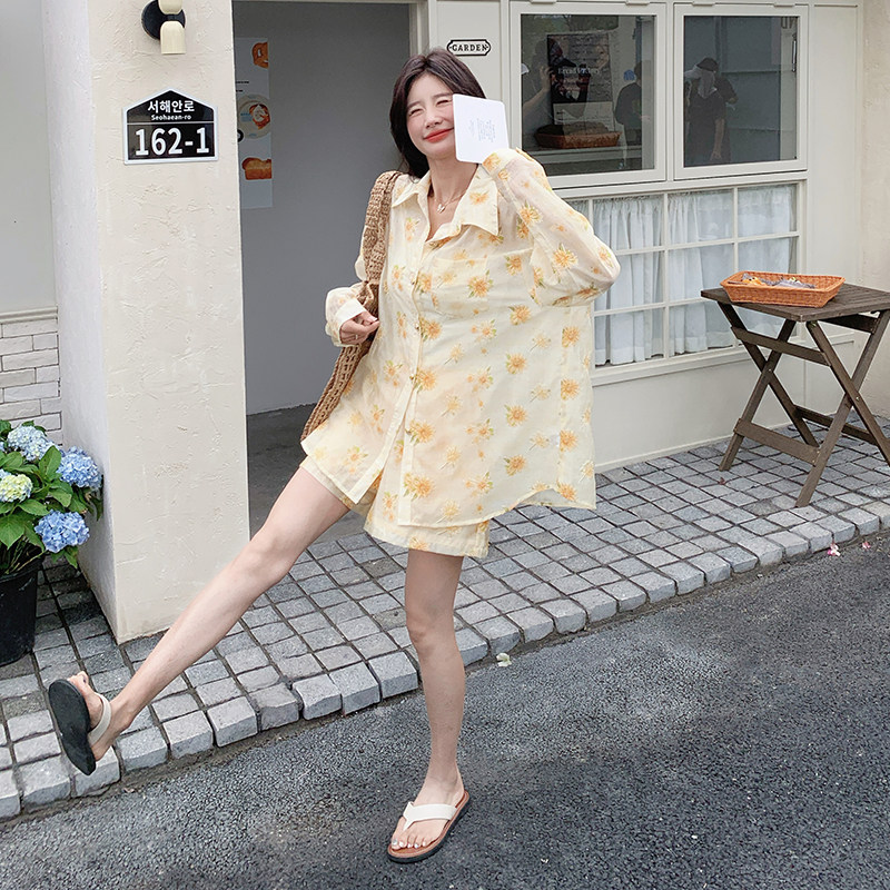 2025夏季新款韩系休闲防晒衬衫短裤套装女慵懒风黄色印花减龄套装,女装套装/套裙,2C161