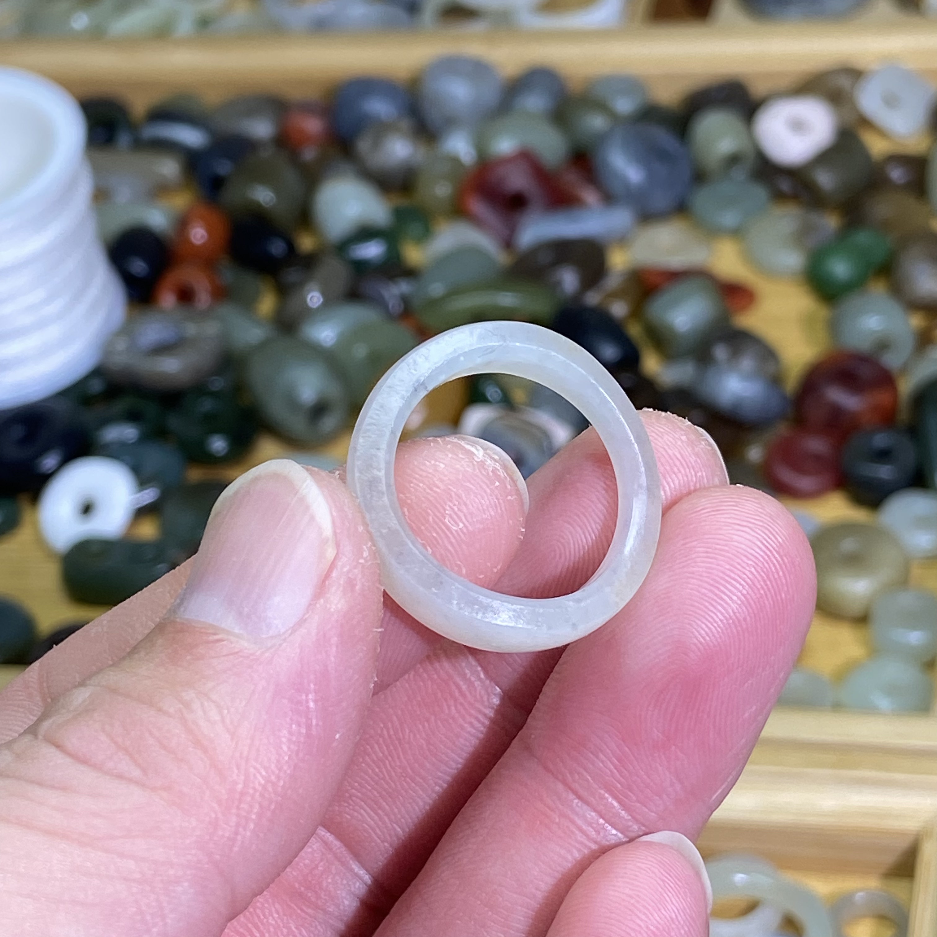 和田玉籽料满皮青花卡19随型戒指古风玉环文玩珠串跑环项链挂饰