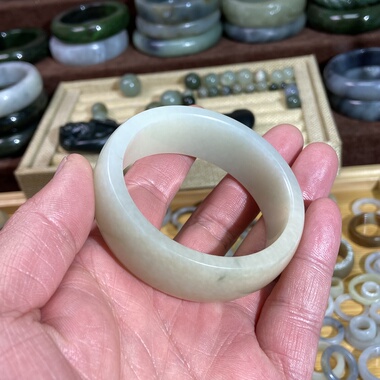 和田玉糖白玉宽版手镯浅糖黄白小圈口玉镯子国风复古女士手饰福镯