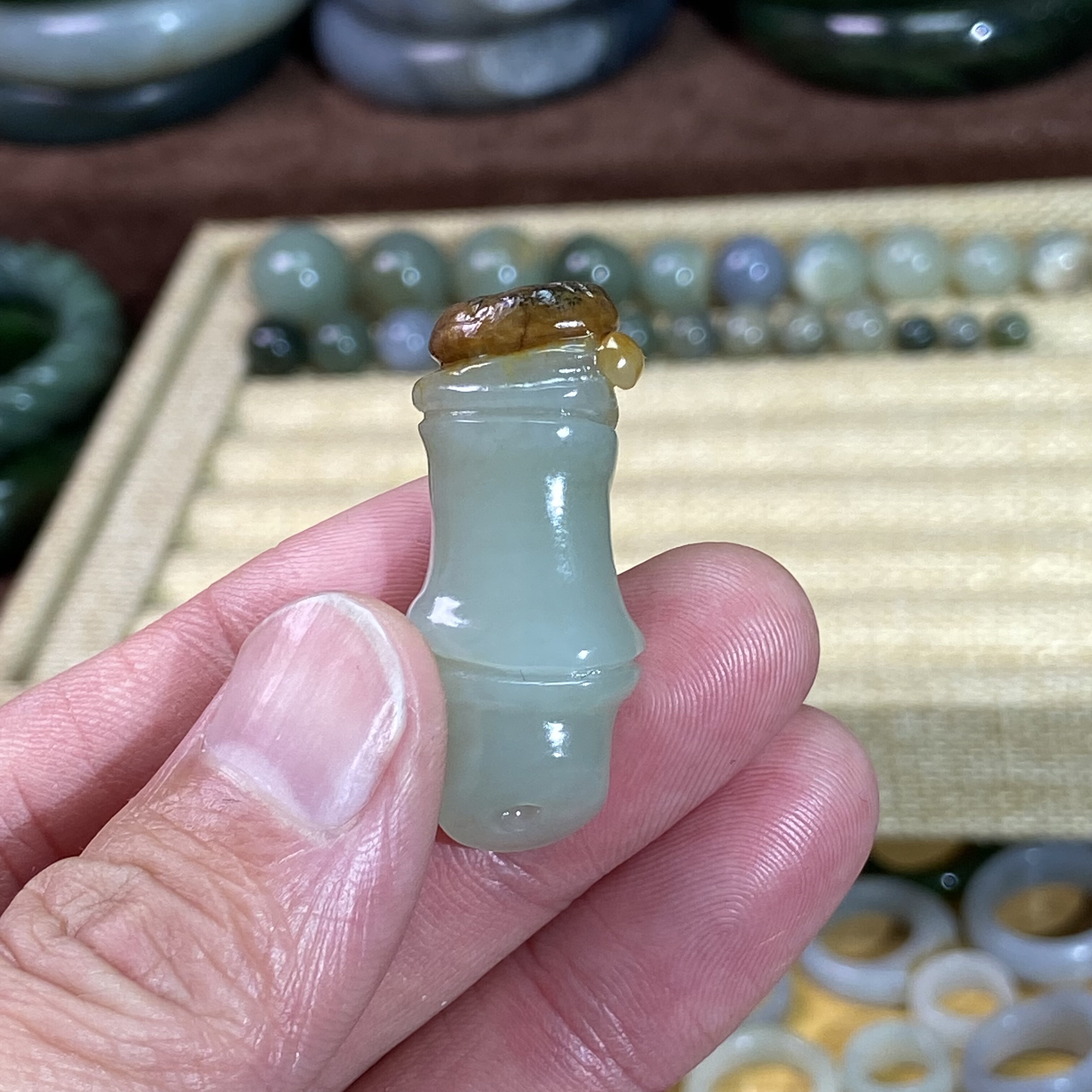 和田玉籽料竹节挂坠俄籽沁黄皮青白色手工立体雕刻复古风竹子挂件
