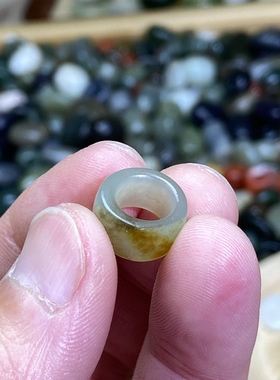 和田玉籽料卡8随型跑环洒金皮青玉古风玉环锁骨链挂饰文玩串跑圈