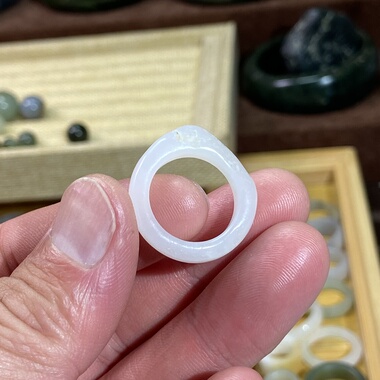 和田玉籽料卡16戒指白玉独籽随型戒圈跑环古风玉环文玩珠串挂饰