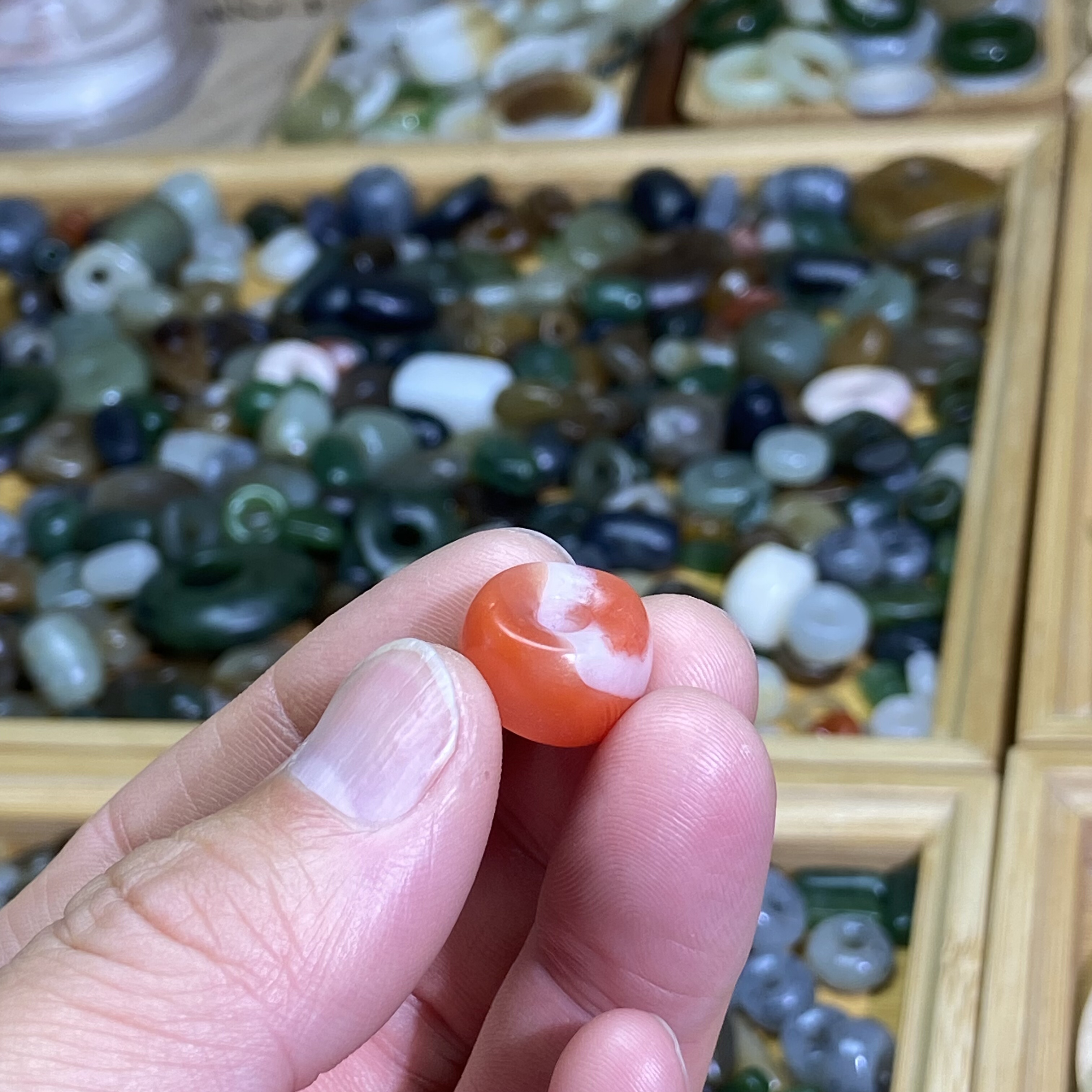 南红玛瑙樱桃红随型小配饰珠子老光工艺复古风藏式手编绳手串配珠