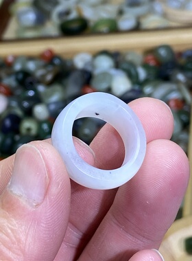 和田玉籽料卡17随型戒指白青花满皮古风戒圈跑环文玩珠串挂饰玉环