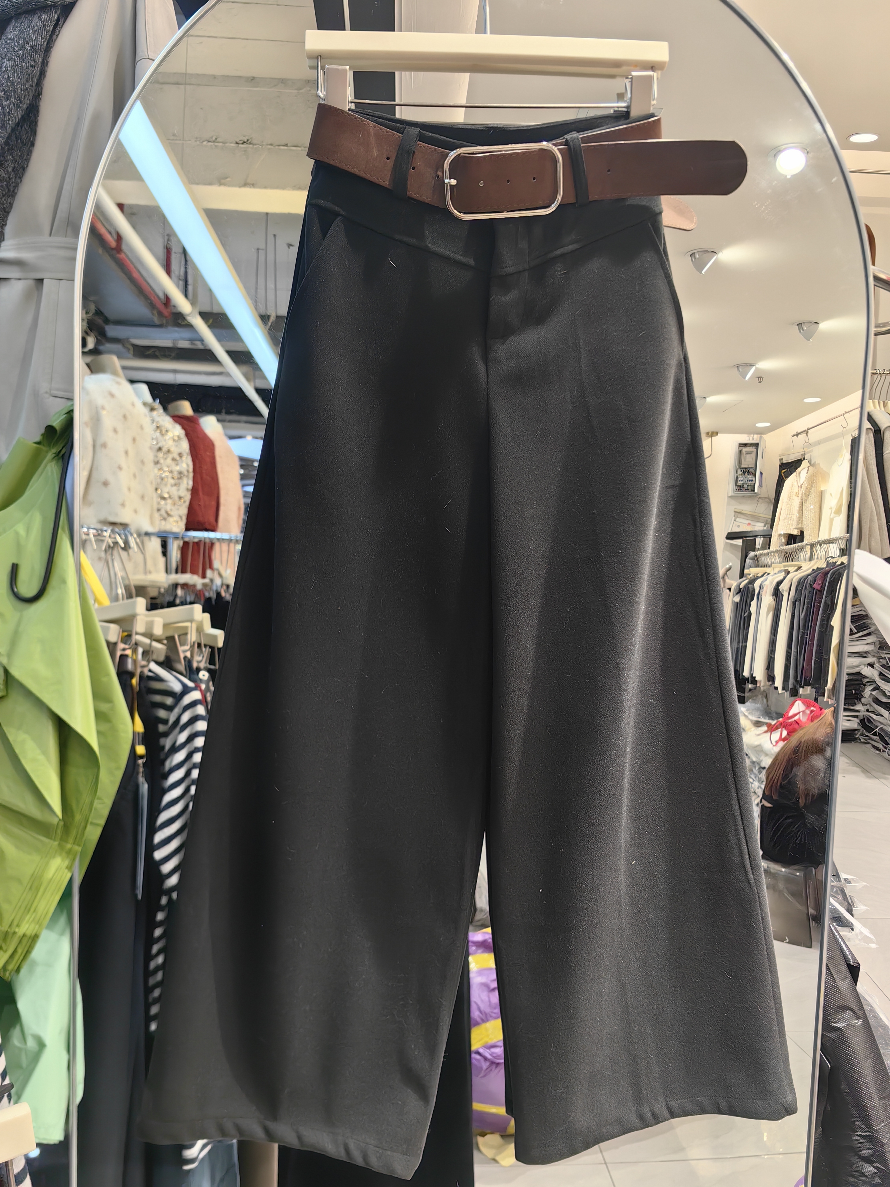 UN8688加绒2025冬季新款时尚百搭女气质潮休闲高腰显瘦直筒阔腿裤