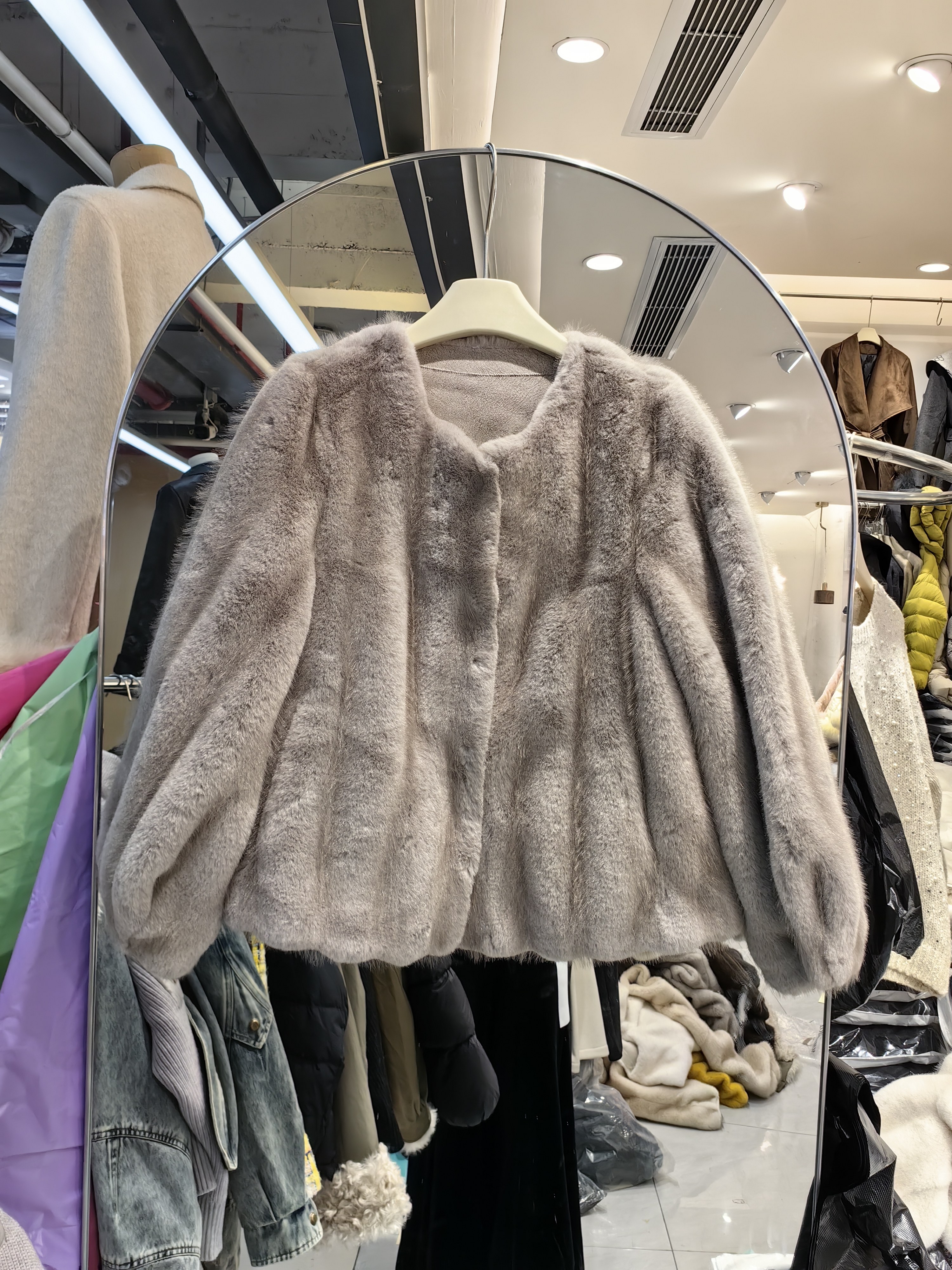 XYD6887#2025冬新款时尚女气质短外套皮毛一体毛毛保暖潮品宽松,女装/女士精品,短外套,淘宝优惠券,粉丝福利购,淘宝优惠卷