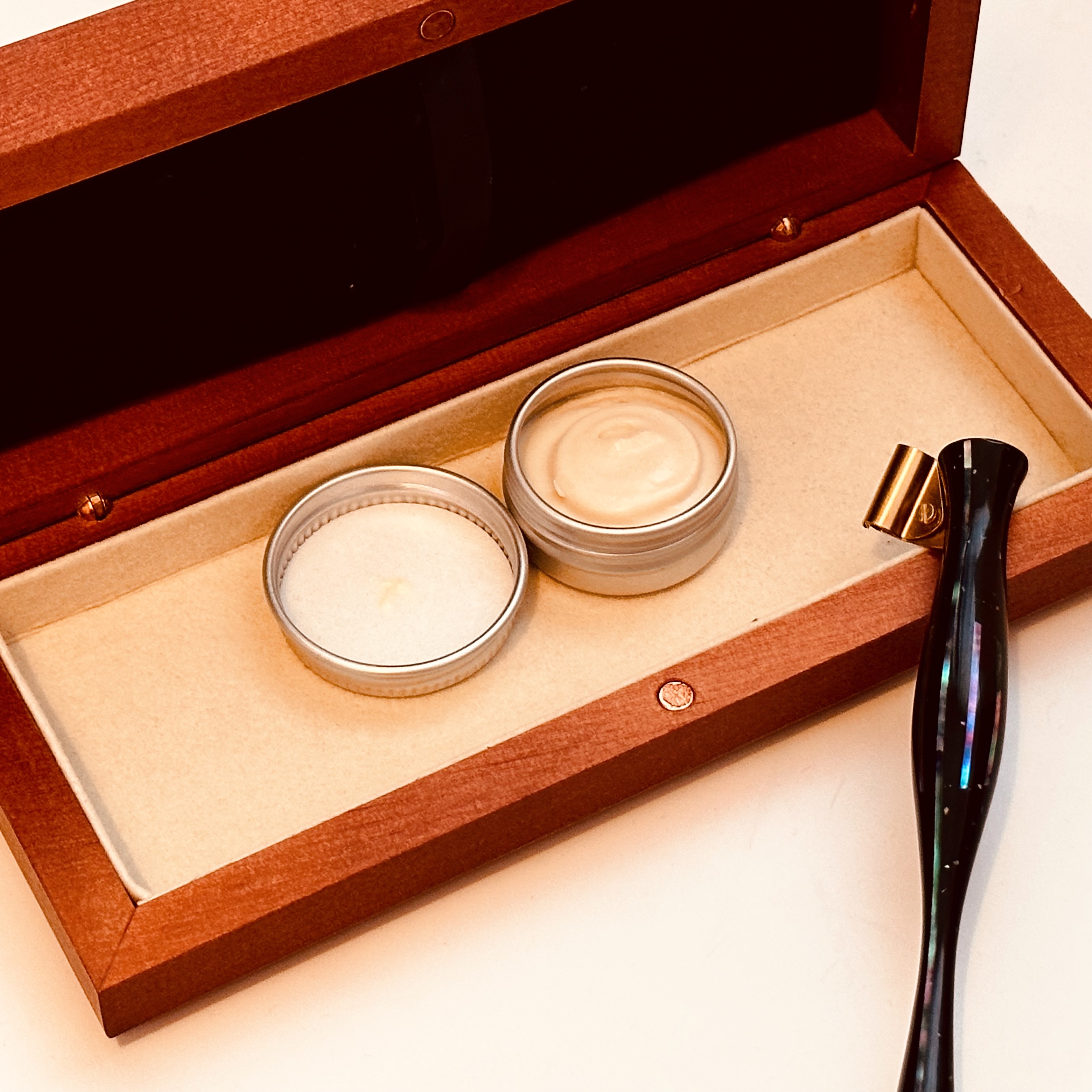 苏赞英文书法养护蜡笔杆变美