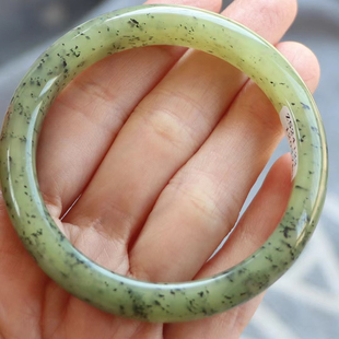 保真和田玉手镯55圈口证书12312037和田玉点墨青花色 黄口料