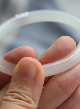 保真天然和田玉手镯55圈口证书8124203和田玉羊脂白玉 青海料圆条