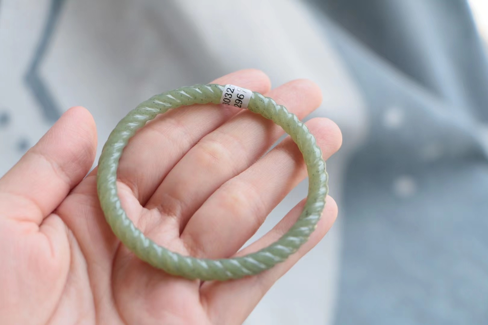 和田玉手镯59圈口和田玉绞丝镯证书32903296黄口青花料点墨青花