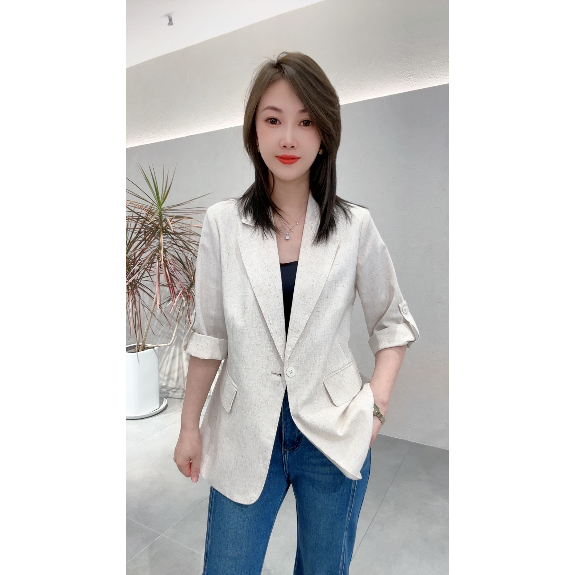 夏季薄款2026新款米白色小个子西装外套女韩版设计感气质显瘦西服