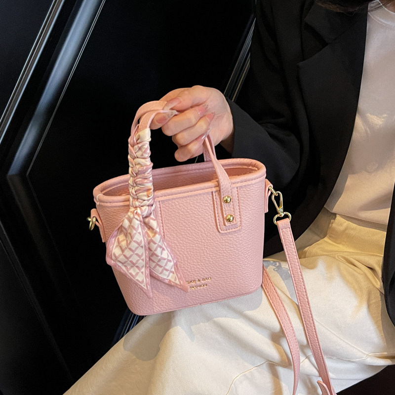 荔枝纹气质休闲手提水桶包