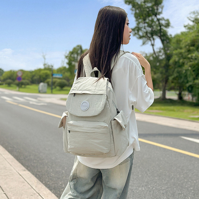 2026新款2025轻便双肩包女旅游防水户外大容量电脑背包清新书包