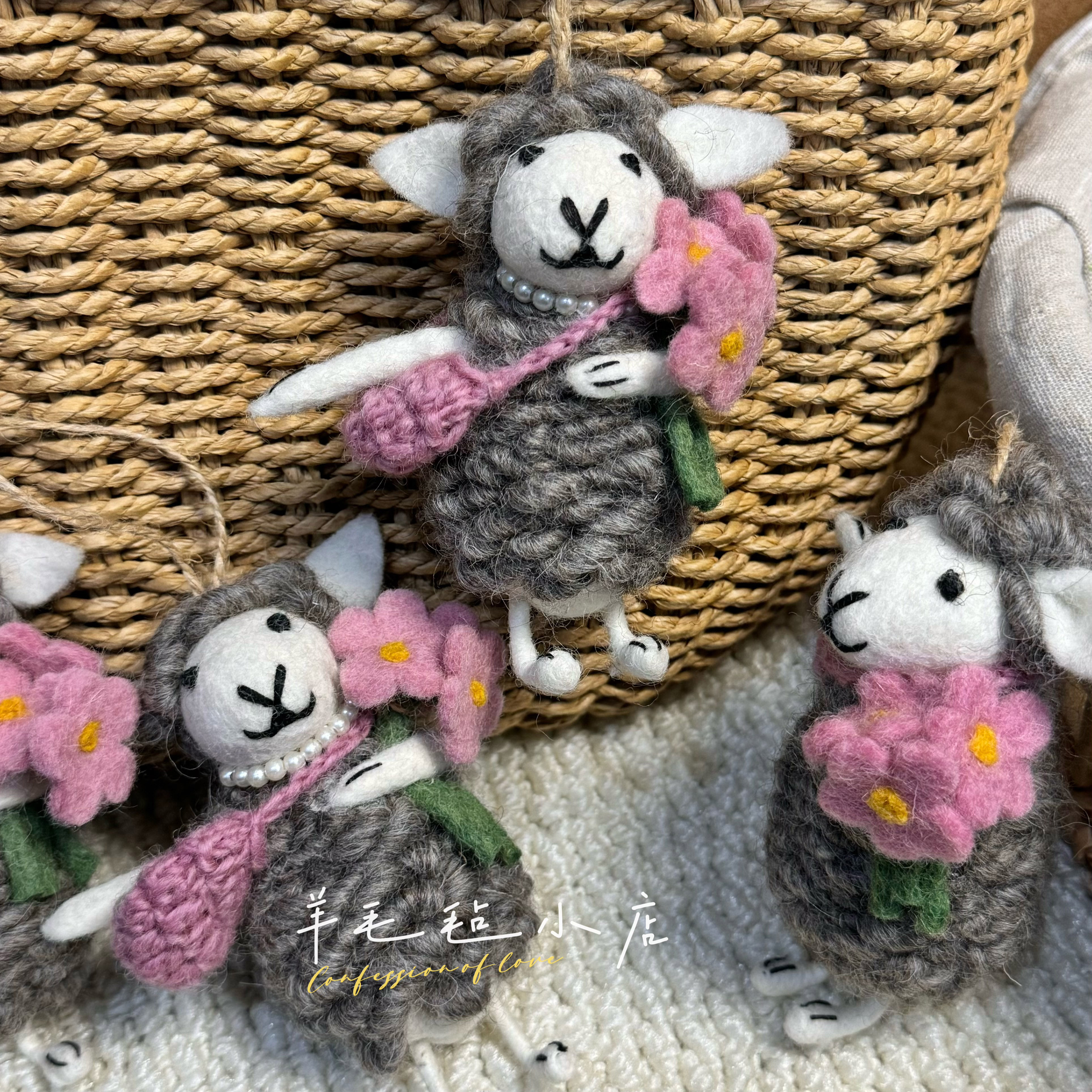 羊毛毡挂件尼泊尔纯手工制作精致可爱骑车小羊礼物钥匙扣包挂件