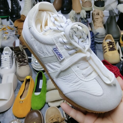 孤品35码样板微瑕不退换平底拼色运动鞋