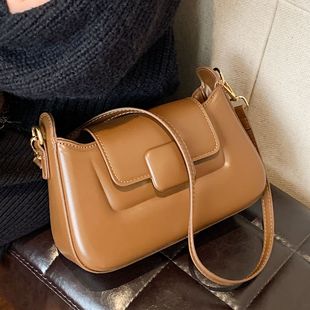 小C&K法式小众腋下包包女新款潮高级质感单肩斜挎包小方包