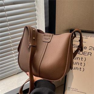 小C&K大容量包包女2025新款通勤腋下包小众复古质感单肩斜挎