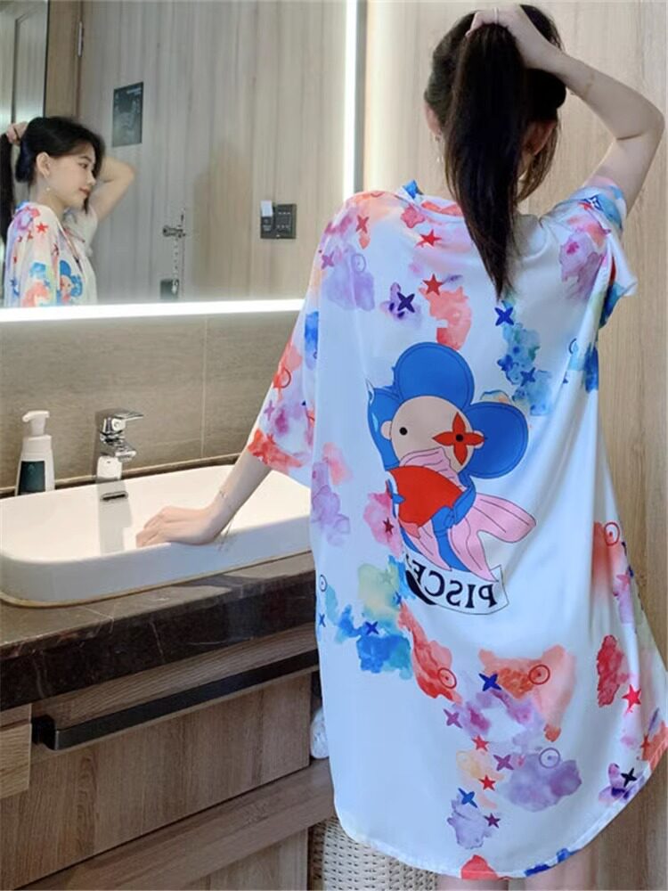 여성 여름 섹시한 2023 새로운 하이 엔드 여성의 대형 반팔 셔츠 잠옷을위한 얼음 실크 잠옷