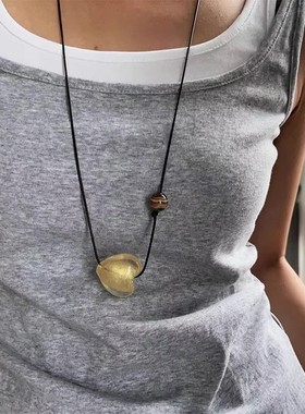 小众简约琉璃爱心长款皮绳项链女个性ins优雅时尚百搭颈链毛衣链