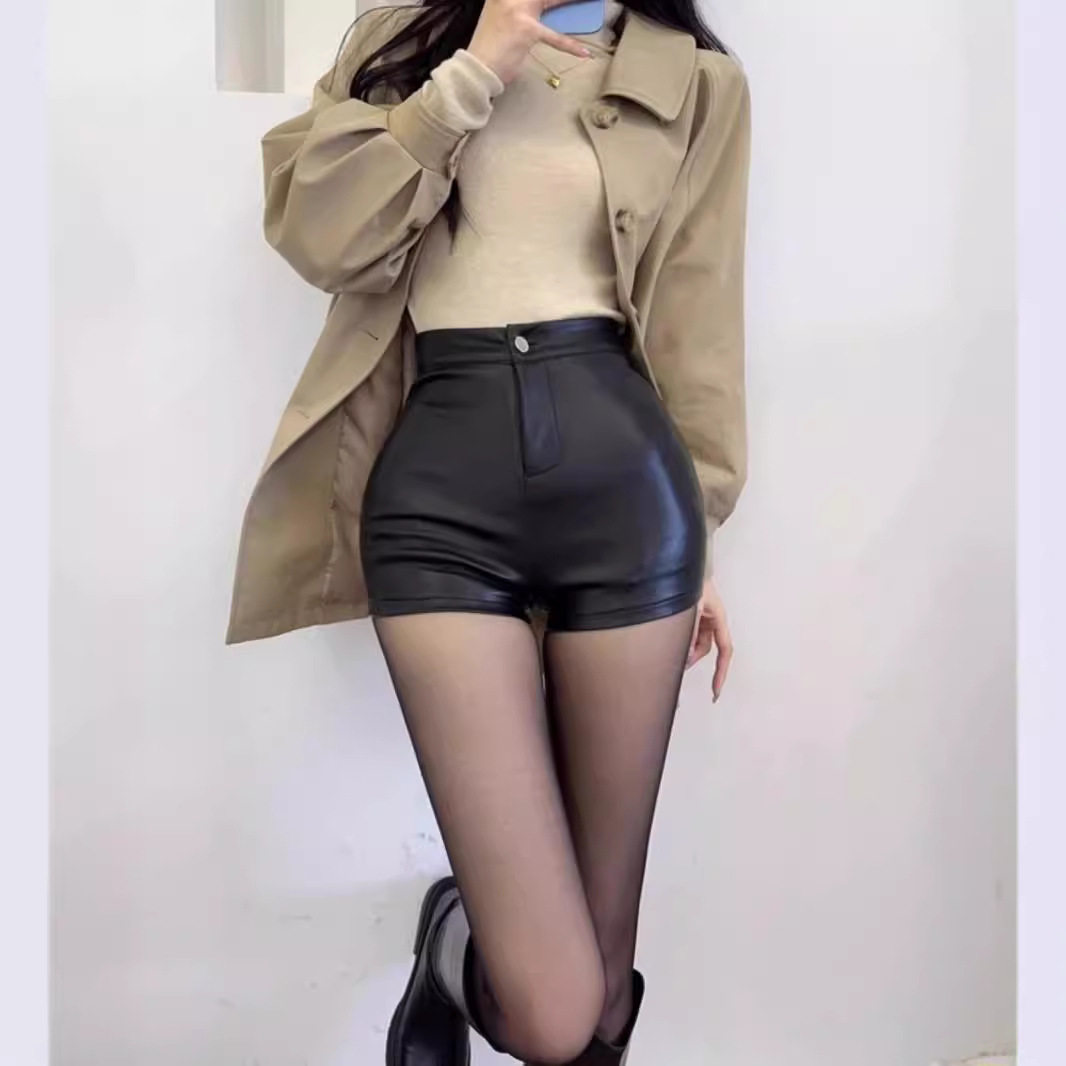 PU皮短裤女2024秋冬季新款高腰显瘦紧身包臀热裤时尚韩版外穿靴裤