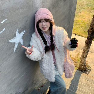 粉色毛绒帽子女士冬季2025新款户外防风保暖系绳套头帽护耳雷锋帽