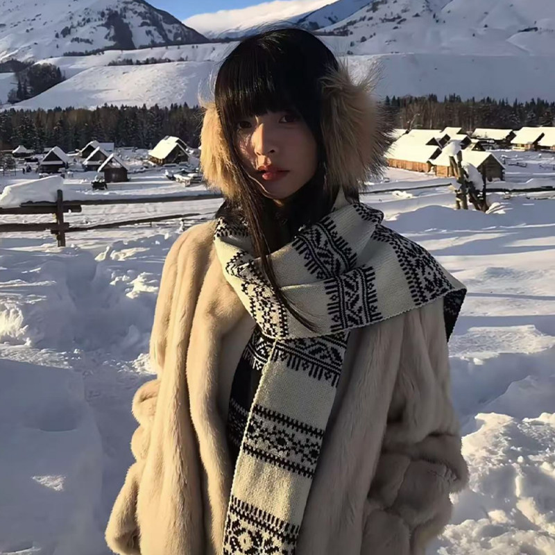 毛绒耳罩女保暖2025款氛围感拍照