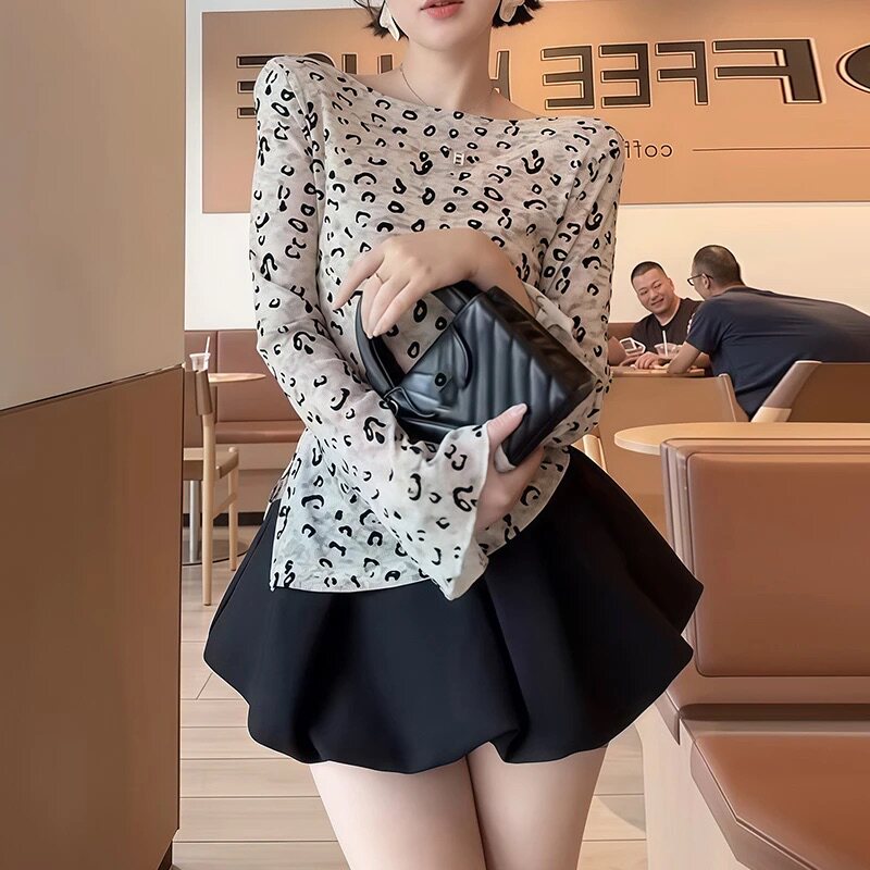 气质喇叭袖修身显瘦不规则下摆早秋小衫辣妹风豹纹长袖上衣T恤女
