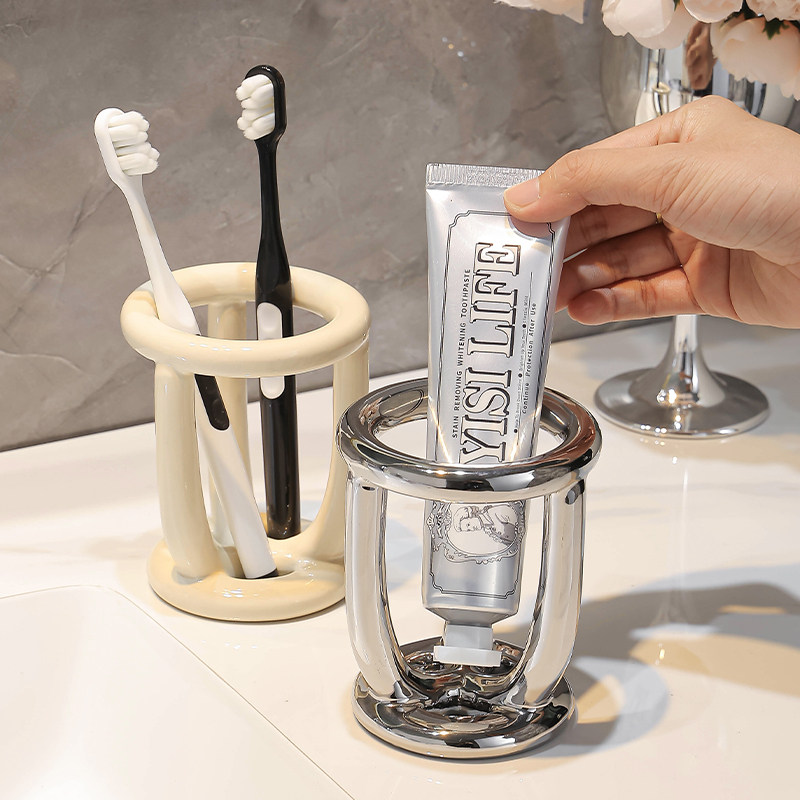 陶瓷情侣甜甜圈牙刷杯架子牙膏置物架学生儿童男女孩宿舍家用轻奢