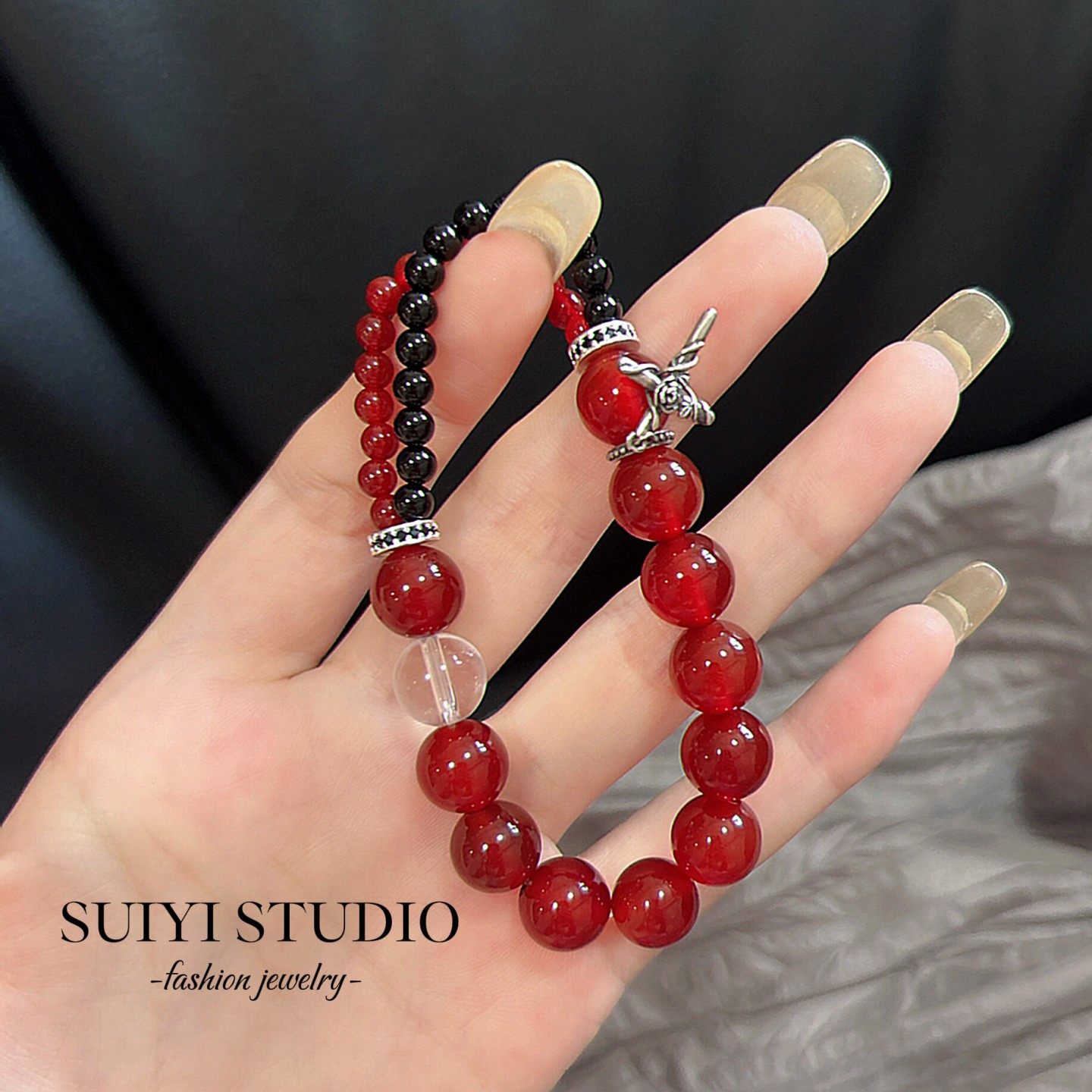 SUIYI 赤墨映雪 原创设计红黑玛瑙手串 新中式纯银十字架玫瑰配件