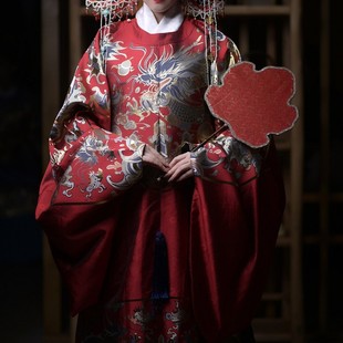 有龙与吟明制汉服原创正品圆领袍女款婚服红色龙蟒袍仿妆花中国风