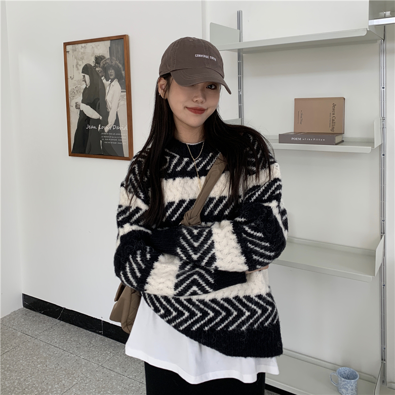 Real price autumn winter chic retro sweater women's loose and lazy style individual color contrast stripe long sleeve