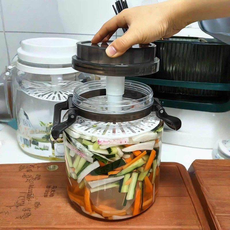 泡菜坛子家用塑料食品级加厚密封腌菜罐厨房大容量防潮咸菜储物瓶