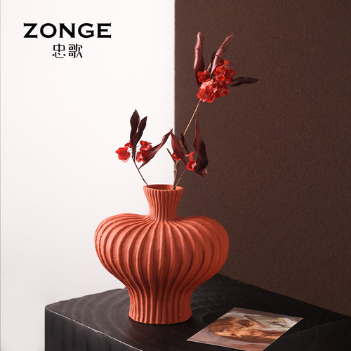 忠歌灯笼果陶瓷花瓶摆件