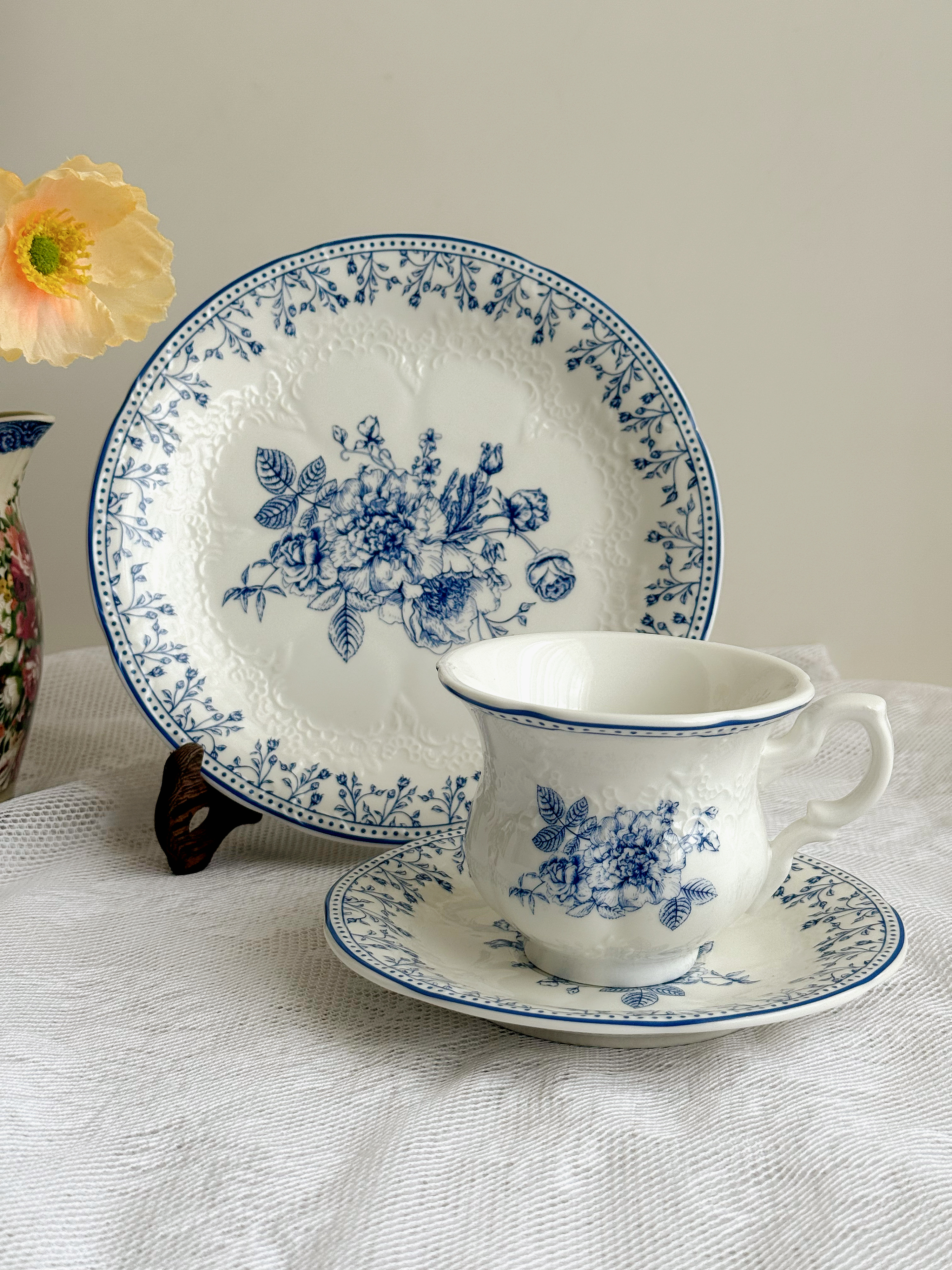 法式复古 审美尽头青花瓷 简约耐看蓝玫瑰浮雕咖啡杯碟甜品盘