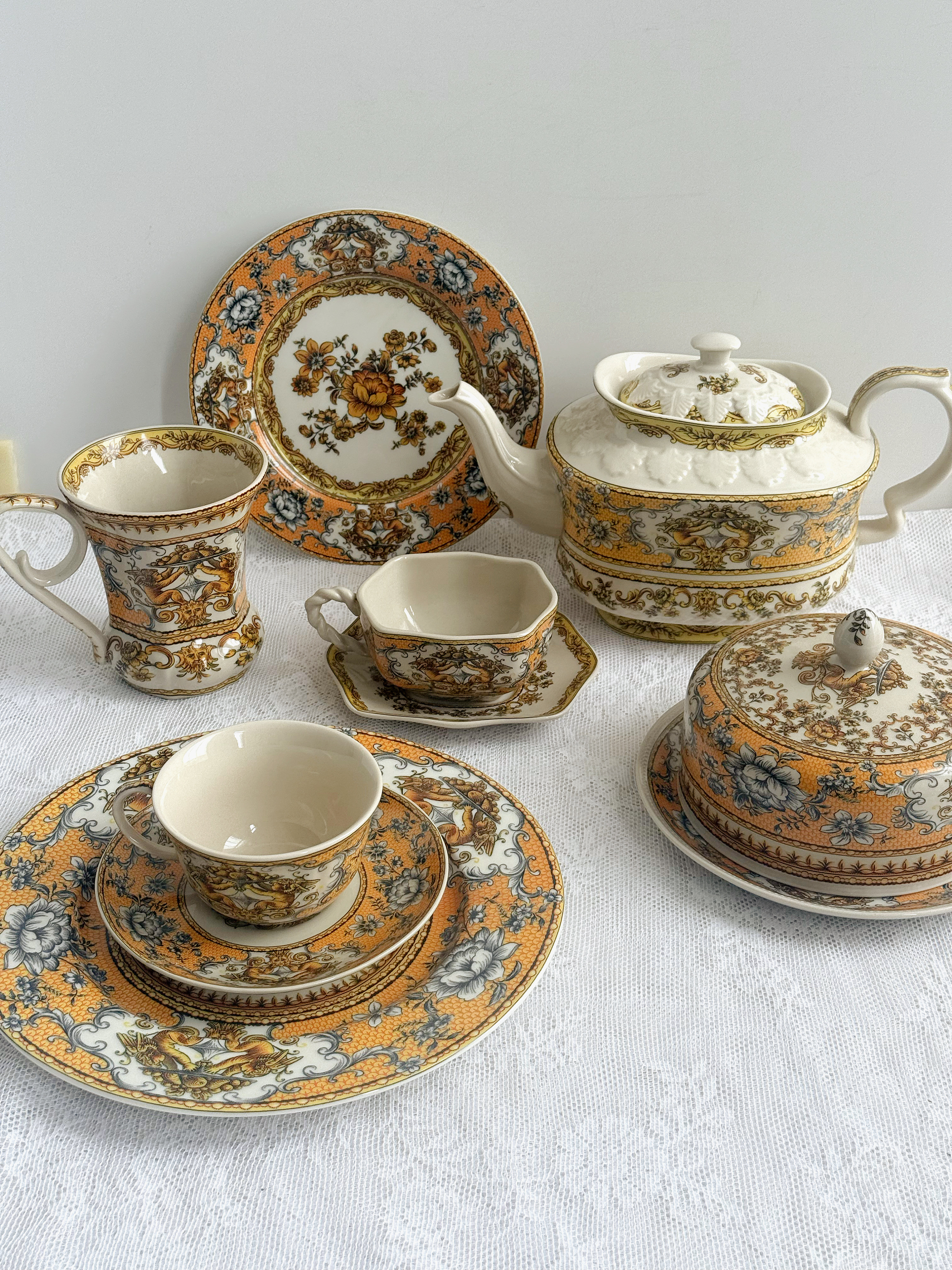 金色天使 皇家雅顿中古瓷器金色天使帝王黄釉中彩咖啡杯壶套装