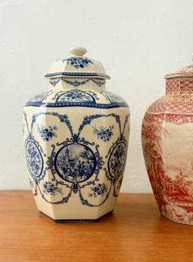 收藏级皇家雅顿中古瓷器蓝色皇家马车红城堡釉中黑瓷将军罐储物罐