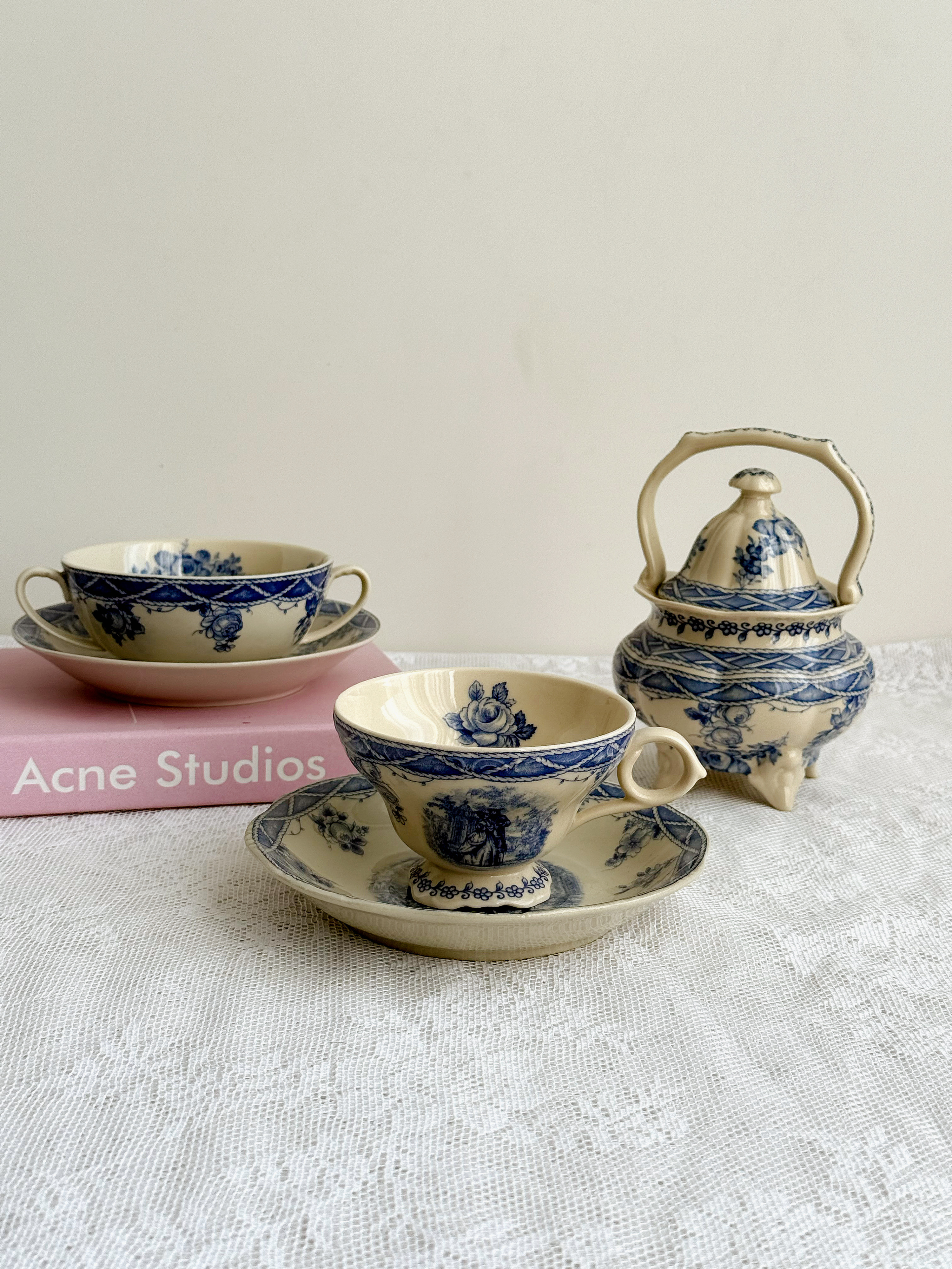 釉里蓝 皇家雅顿中古瓷器 青花布纹人物釉中彩黑瓷咖啡杯