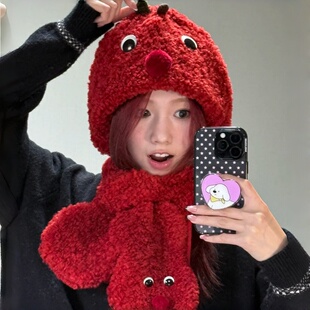 可爱红色卡通苹果毛绒帽女秋冬季显脸小保暖防寒护耳雷锋帽小围巾