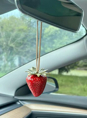 草莓书包挂件高级感小众树脂挂饰仿真水果包包车载挂件可爱高颜值