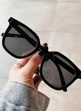 铆钉太阳镜 方框时尚潮流腮红色墨镜女个性遮阳驾驶眼镜