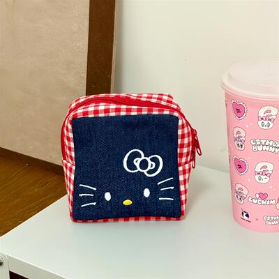 日本の可爱KT姨妈巾收纳包学生大容量便携包外出化妆品杂物相机包