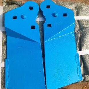 康达免耕机配件都免耕机前施肥挤土刀铸铁合金条清土刀刮土刀一对