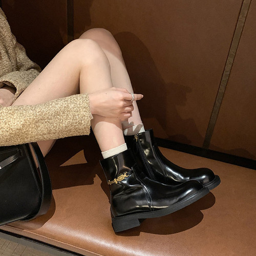 英伦风机车马丁靴粗跟真皮短靴女
