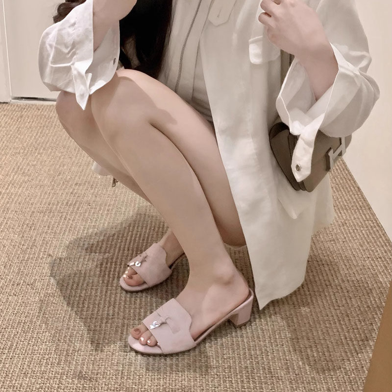 复古老钱流苏锁扣粗跟一字拖鞋女夏外穿高级感2026年新款平底凉拖