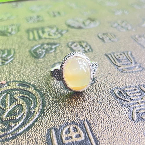 天然玉石戒指正品云南黄龙玉戒指浅黄纯银戒拖活口可调大小玉戒