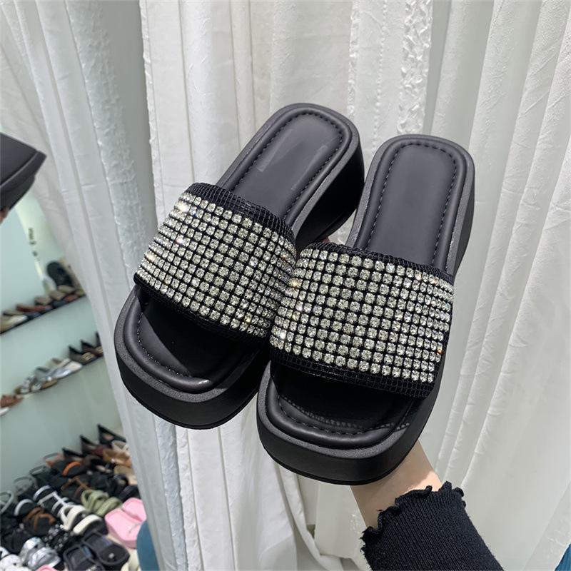 黑色厚底百搭松糕增高一字带拖鞋女夏外穿2025年新款水钻女凉拖鞋