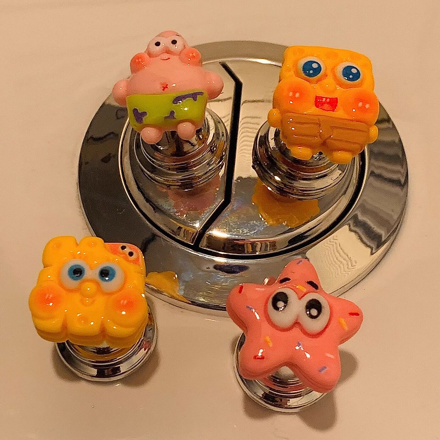 新款创意马桶按钮按压器长指美甲冲水开关卫生间辅助神器实用礼品