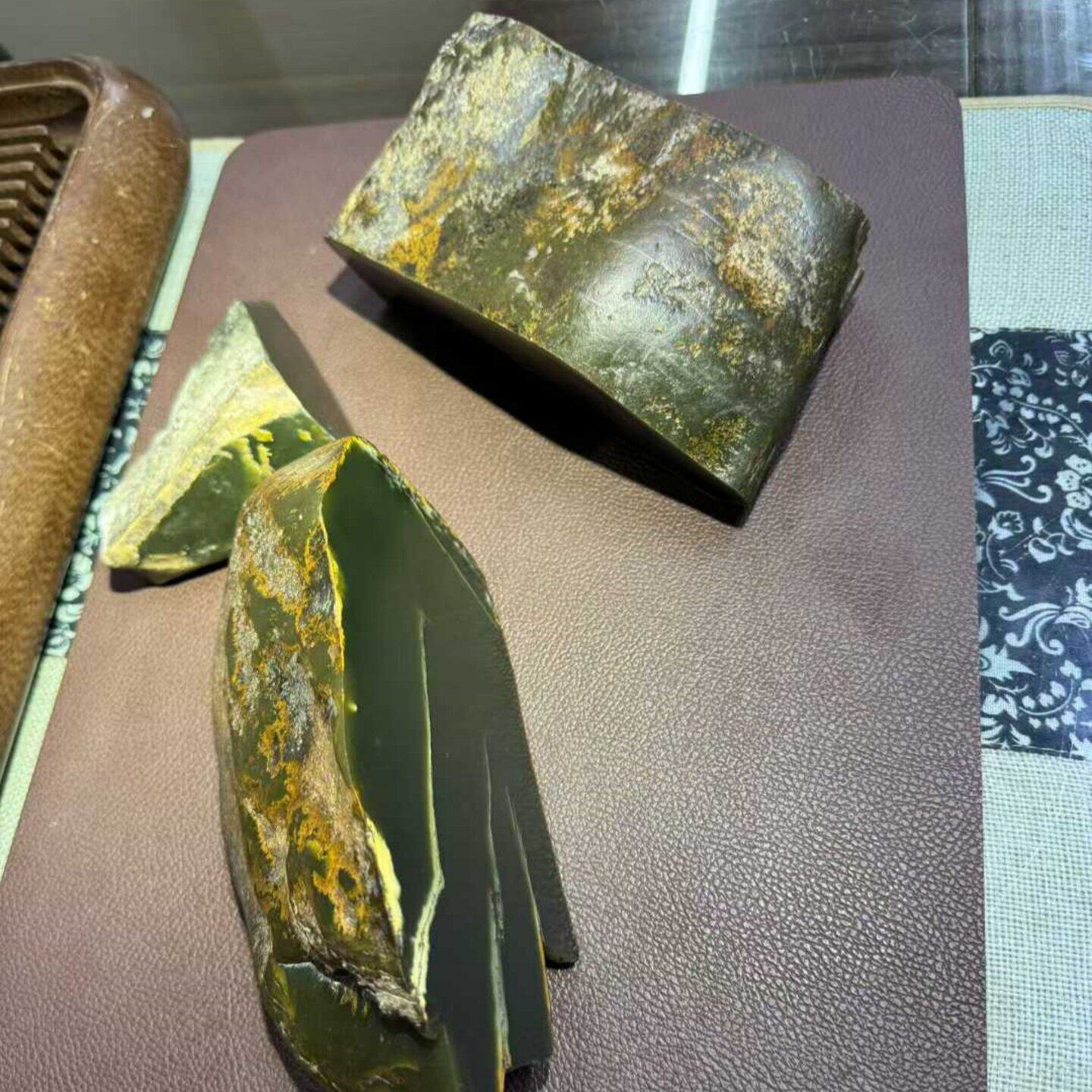 定金工厂原石毛料黄绿带皮析木河磨玉籽料椴树林和田玉定制