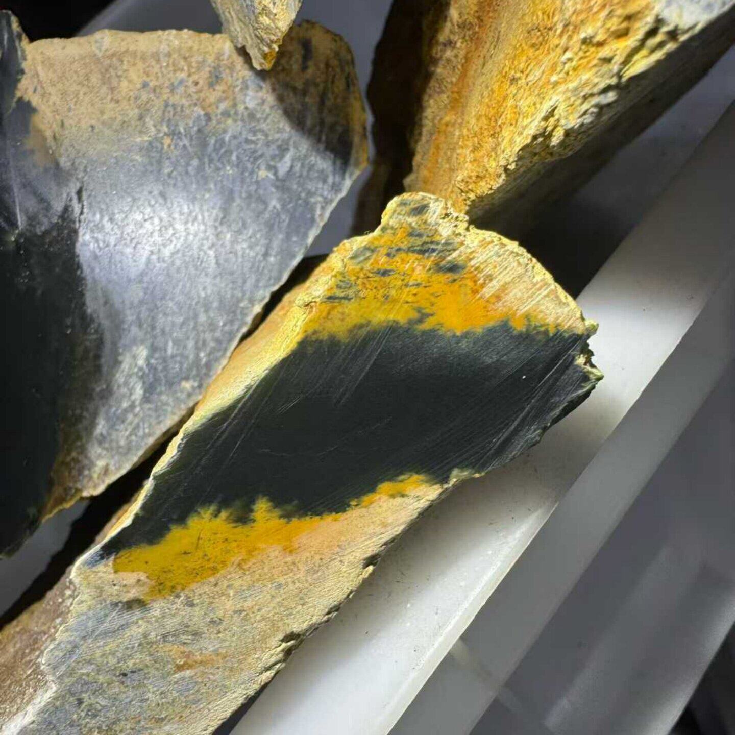 定金工厂原石毛料黄绿带皮析木河磨玉籽料椴树林和田玉定制